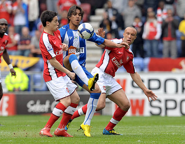 兹联之间的 兹联之间的